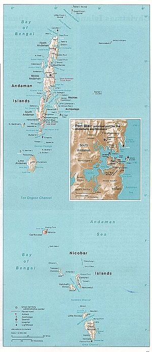 Die Andaman-eilande (noord) en Nicobar-eilande (suid).